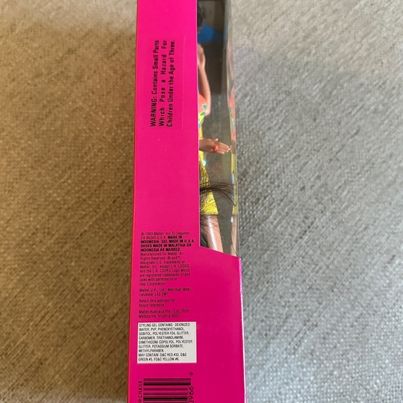 Vintage 1993 Mattel “Glitter Hair Barbie- Brunette” #10966 *NIB/Factory-sealed* - Picture 2 of 4